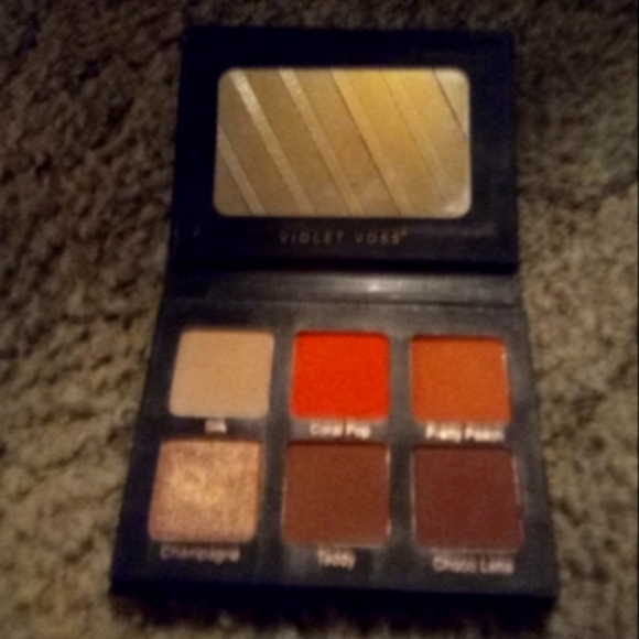 Eye shadow - Picture 1 of 2